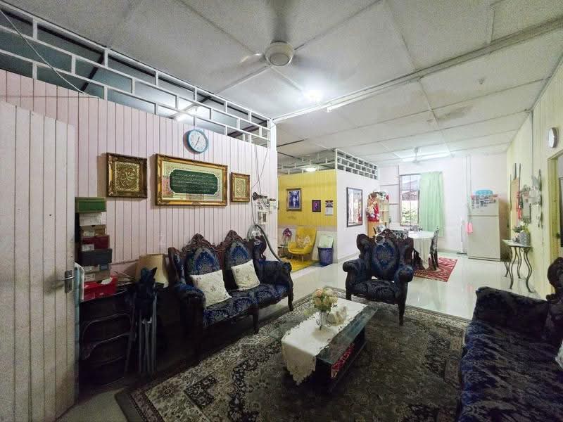 Bungalow House untuk Dijual di Kampung Lembah Jaya Selatan (Ampang) - Zul Syafiq - Living Room - PropertyGuru.com.my