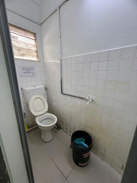 Shop / Office untuk Disewa di Taman Muda (Ampang) - Tey Beng Keat - Bathroom - PropertyGuru.com.my
