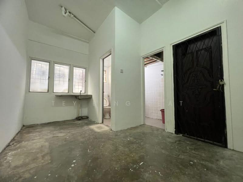 Shop / Office untuk Disewa di Taman Muda (Ampang) - Tey Beng Keat - Interior - PropertyGuru.com.my