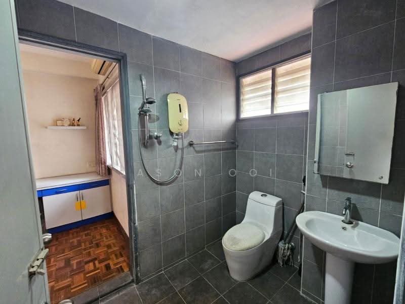 Rumah Teres 2-Tingkat untuk Dijual di Usj 11 (Subang Jaya) - Jason Ooi - Bathroom - PropertyGuru.com.my