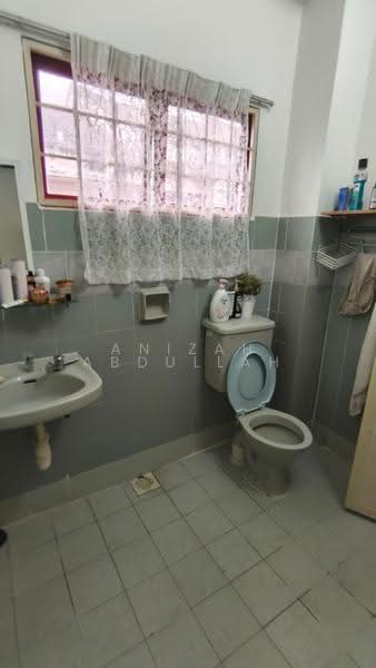 Rumah Teres 2-Tingkat untuk Dijual di Bandar Sungai Long (Selangor) - Anizah Abdullah - Bathroom - PropertyGuru.com.my