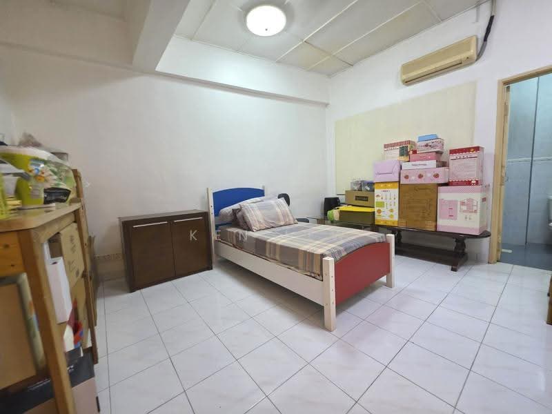 Rumah Teres 2-Tingkat untuk Dijual di Taman Sri Bahtera (Cheras) - Ken Lew - Bedroom - PropertyGuru.com.my