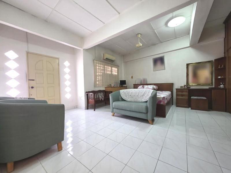Rumah Teres 2-Tingkat untuk Dijual di Taman Sri Bahtera (Cheras) - Ken Lew - Bedroom - PropertyGuru.com.my