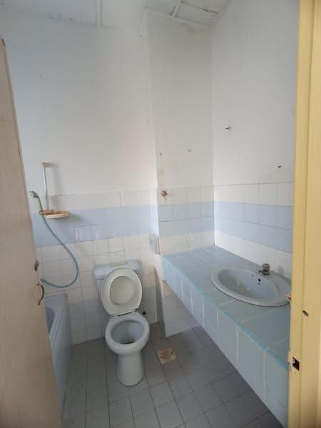 Kondominium untuk Dijual di Sri Lata @ Desa Petaling - Helen Wan - Bathroom - PropertyGuru.com.my
