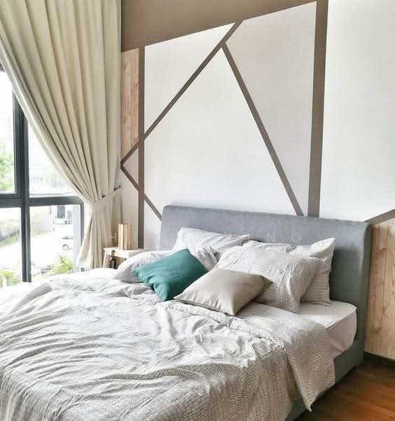 Kediaman Servis untuk Dijual di Crescent Bay Suites (Teluk Bayu) - Chloe Ying - PropertyGuru.com.my