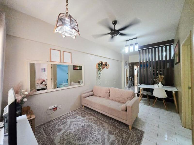 Pangsapuri untuk Dijual di Spring Ville - Zul Syafiq - Living Room - PropertyGuru.com.my