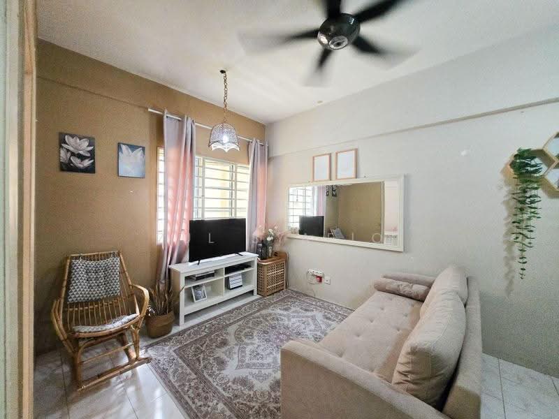 Pangsapuri untuk Dijual di Spring Ville - Zul Syafiq - Living Room - PropertyGuru.com.my