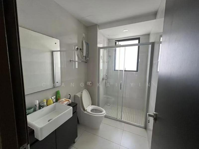 Kondominium untuk Dijual di Bay Point @ Country Garden Danga Bay - Chang Kai Yin - Bathroom - PropertyGuru.com.my