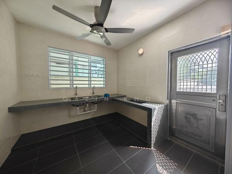 Rumah Berkembar untuk Dijual di Taman Meru (Ipoh) - Qazin Khoo - Kitchen - PropertyGuru.com.my