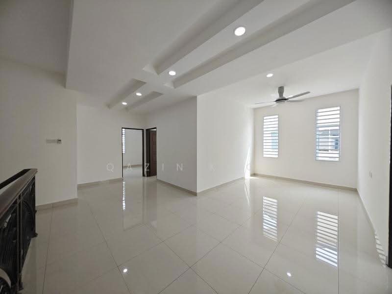 Rumah Berkembar untuk Dijual di Taman Meru (Ipoh) - Qazin Khoo - Living Room - PropertyGuru.com.my