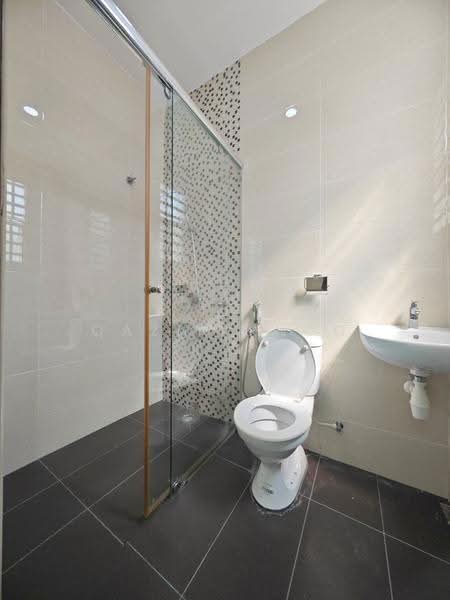 Rumah Berkembar untuk Dijual di Taman Meru (Ipoh) - Qazin Khoo - Bathroom - PropertyGuru.com.my