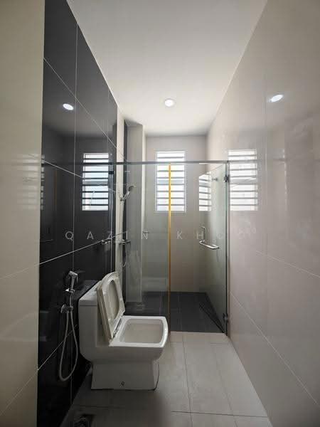 Rumah Berkembar untuk Dijual di Taman Meru (Ipoh) - Qazin Khoo - Bathroom - PropertyGuru.com.my