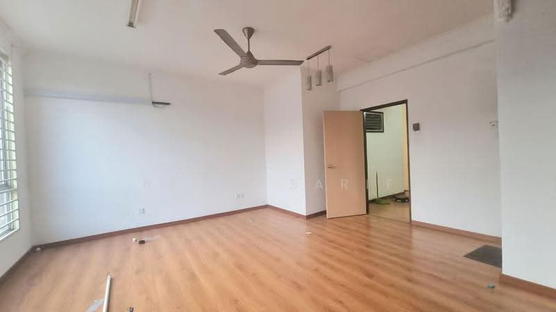 2-storey Terraced House for Sale in Seksyen 16 (Shah Alam) - Reena Sarif - Living Room - PropertyGuru.com.my
