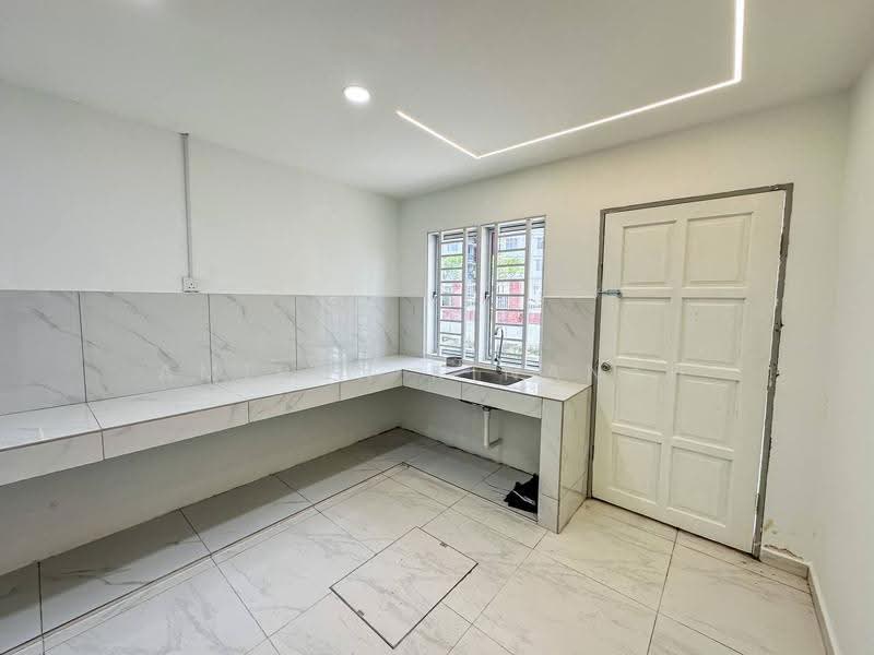 Rumah Teres 1-Tingkat untuk Dijual di Taman Petaling Indah (Klang) - Amirun Kinanah - Kitchen - PropertyGuru.com.my