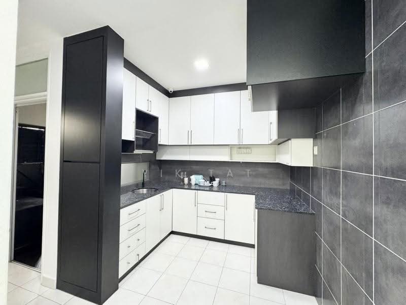 2-storey Terraced House for Sale in Setia Tropika (Johor Bahru) - Yik Tat - Kitchen - PropertyGuru.com.my