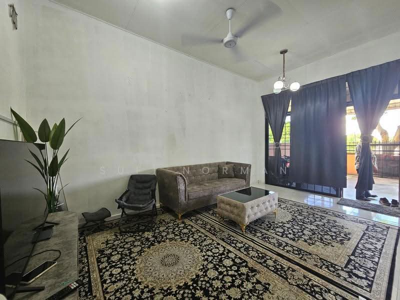 1-storey Terraced House for Sale in Muar (Johor) - Sufi Norman - Living Room - PropertyGuru.com.my