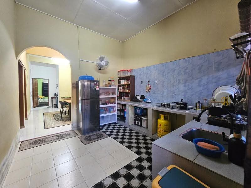 1-storey Terraced House for Sale in Muar (Johor) - Sufi Norman - Kitchen - PropertyGuru.com.my