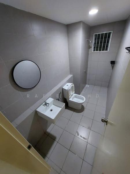 Kondominium untuk Dijual di Lakefront Homes - Rafie Mohd - PropertyGuru.com.my