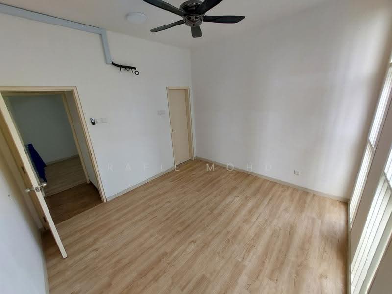 Kondominium untuk Dijual di Lakefront Homes - Rafie Mohd - PropertyGuru.com.my
