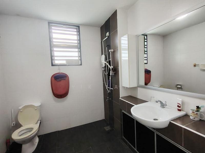 Rumah Teres 2-Tingkat untuk Dijual di Kempas Utama (Tebrau) - Yik Tat - Bathroom - PropertyGuru.com.my