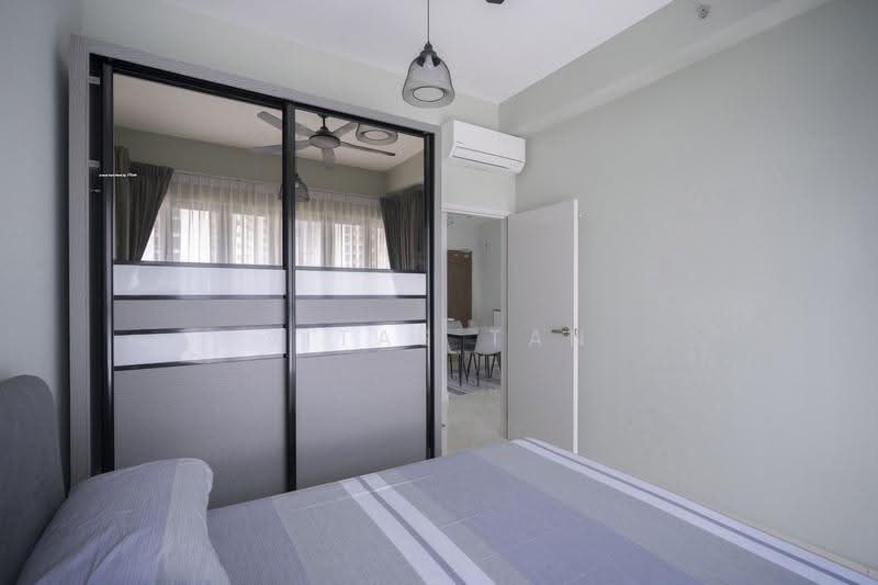 Kediaman Servis untuk Dijual di Setia City Residences - Vitas Tan - Bedroom - PropertyGuru.com.my