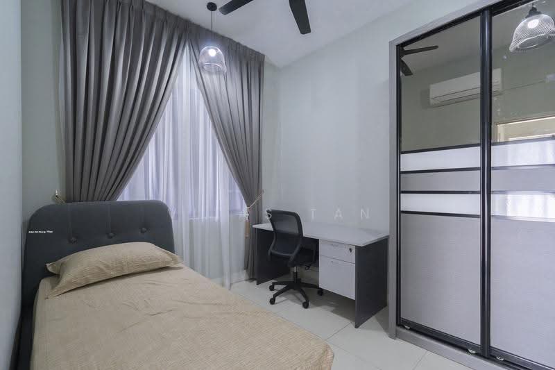 Kediaman Servis untuk Dijual di Setia City Residences - Vitas Tan - Bedroom - PropertyGuru.com.my
