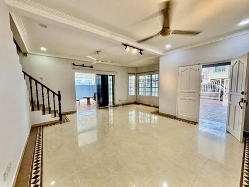 2-storey Terraced House for Rent in Jalan Ipoh (Kuala Lumpur) - Peter Tan - Living Room - PropertyGuru.com.my