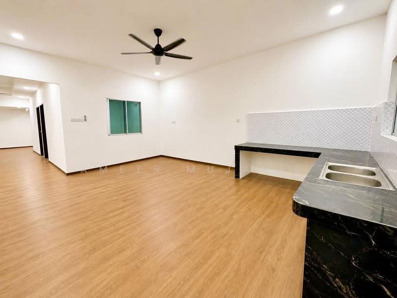 1-storey Terraced House for Sale in Taman Sijangkang Jaya (Telok Panglima Garang) - Ameer Mujahid - Kitchen - PropertyGuru.com.my