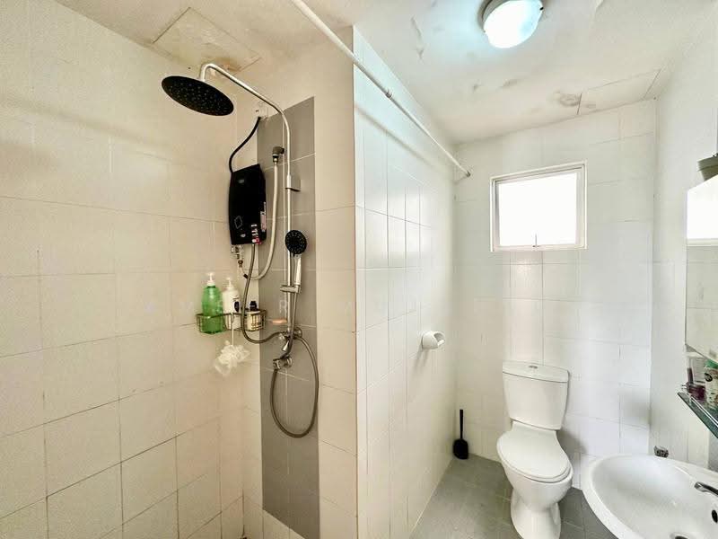 Condominium for Sale at Kristal Heights - Ameer Mujahid - Bathroom - PropertyGuru.com.my