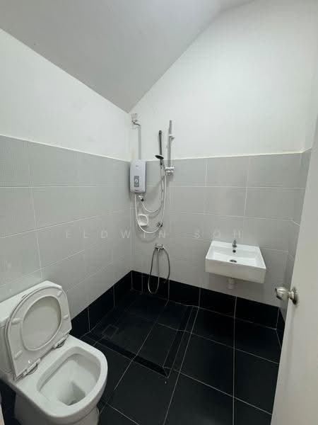 Terraced House for Rent in Kota Masai (Pasir Gudang) - Eldwin Soh - Bathroom - PropertyGuru.com.my