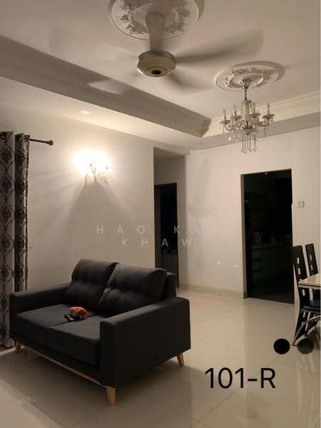 Apartment for Sale at Pangsapuri Kasuarina - Hao Kai Khaw - Living Room - PropertyGuru.com.my
