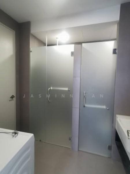 Kediaman Servis untuk Disewa di YOLO Signature Suites - Jasminn Tan - Bathroom - PropertyGuru.com.my