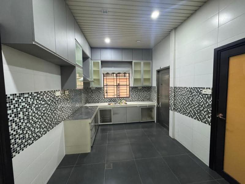 Rumah Berkembar untuk Dijual di Sungai Long (Bandar Sungai Long) - Alvis Lim - Kitchen - PropertyGuru.com.my