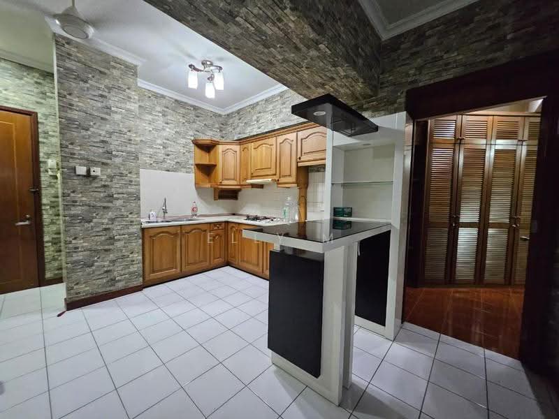 Kondominium untuk Dijual di Riana Green Condominium - Elly M - Kitchen - PropertyGuru.com.my