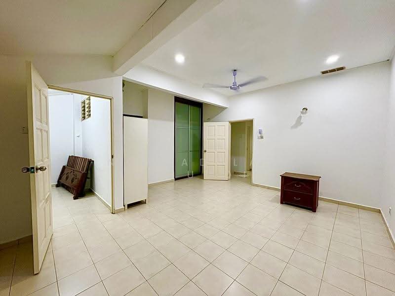 2-storey Terraced House for Sale in Seksyen 4 (Shah Alam) - NORFADILAH ZAINUDDIN - Living Room - PropertyGuru.com.my