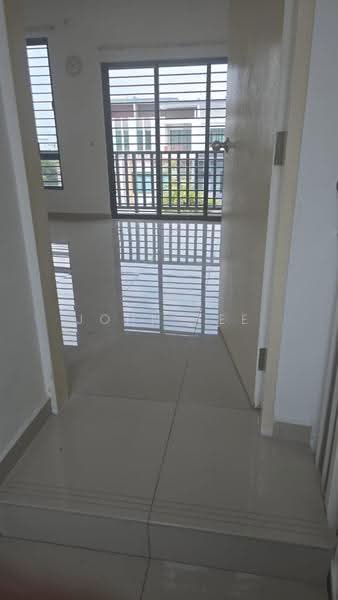 Rumah Teres 3-Tingkat untuk Disewa di Shah Alam (Selangor) - John Tee - Entrance - PropertyGuru.com.my