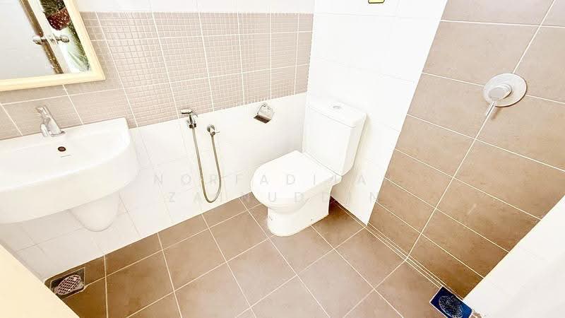 Rumah Teres 2-Tingkat untuk Dijual di D'Kayangan (Shah Alam) - NORFADILAH ZAINUDDIN - Bathroom - PropertyGuru.com.my