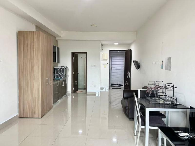 Kediaman Servis untuk Disewa di D'Secret Garden (Pangsapuri Kempas Indah) - Shirley Haw - Living Room - PropertyGuru.com.my
