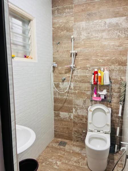 Rumah Teres 3-Tingkat untuk Disewa di Subang Bestari (Shah Alam) - Geraldine Chan - Bathroom - PropertyGuru.com.my