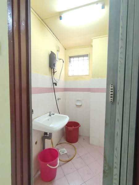 Apartment for Rent at Pelangi Seri Alam Apartment - John Tee - Bathroom - PropertyGuru.com.my