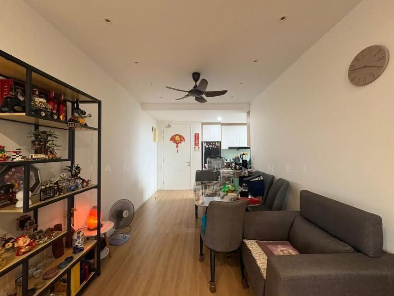 Kediaman Servis untuk Dijual di United Point (Residensi Berpadu) - Kian Boon Chee - Living Room - PropertyGuru.com.my