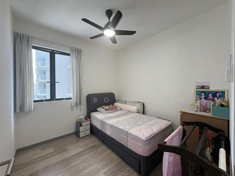 Kediaman Servis untuk Dijual di United Point (Residensi Berpadu) - Kian Boon Chee - Bedroom - PropertyGuru.com.my
