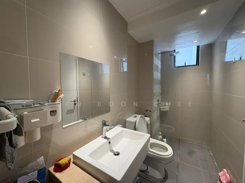 Kediaman Servis untuk Dijual di United Point (Residensi Berpadu) - Kian Boon Chee - Bathroom - PropertyGuru.com.my