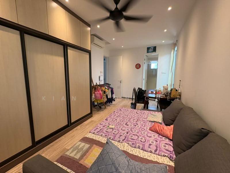 Kediaman Servis untuk Dijual di United Point (Residensi Berpadu) - Kian Boon Chee - Living Room - PropertyGuru.com.my