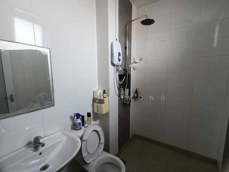 Semi-Detached House for Sale in Taman Setia Indah (Tebrau) - Calvin Wong - Bathroom - PropertyGuru.com.my