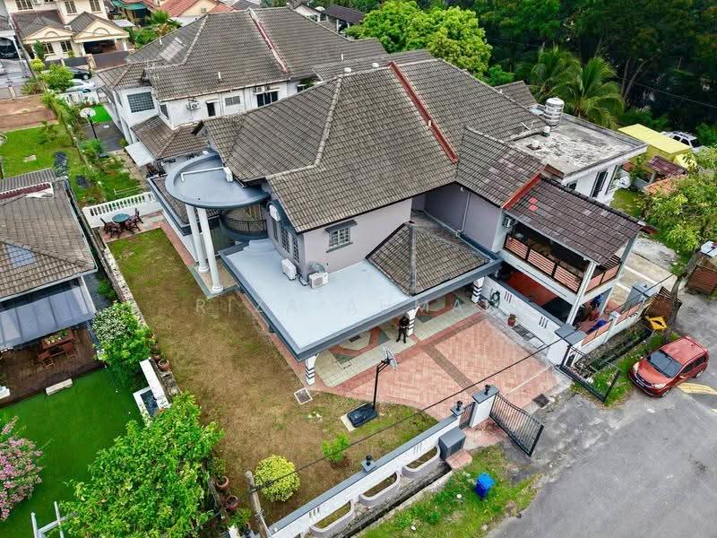 Rumah Berkembar untuk Dijual di Seksyen 9 (Shah Alam) - Riza Ahmad - Exterior - PropertyGuru.com.my
