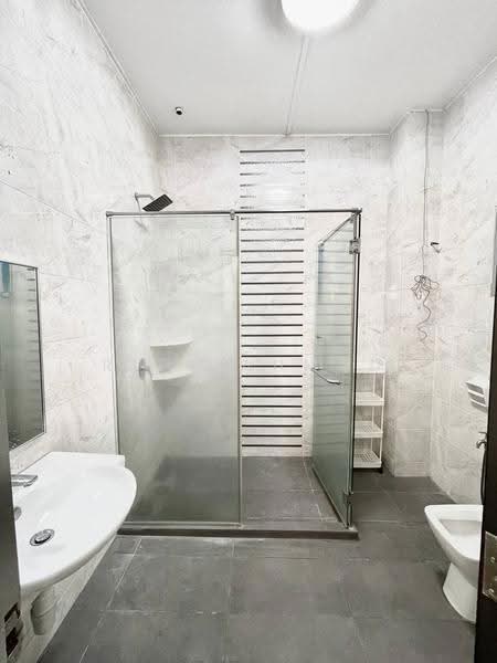 Rumah Berkembar untuk Dijual di Seksyen 9 (Shah Alam) - Riza Ahmad - Bathroom - PropertyGuru.com.my