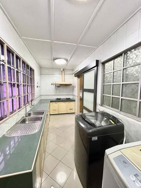 Rumah Berkembar untuk Dijual di Seksyen 9 (Shah Alam) - Riza Ahmad - Kitchen - PropertyGuru.com.my