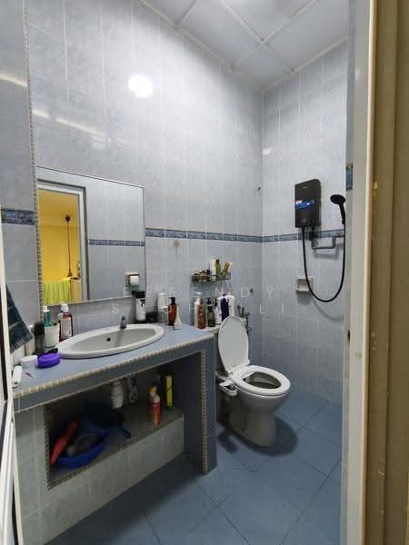 Rumah Teres 2-Tingkat untuk Dijual di Taman Sea (Petaling Jaya) - Effendy Shohaili - Bathroom - PropertyGuru.com.my