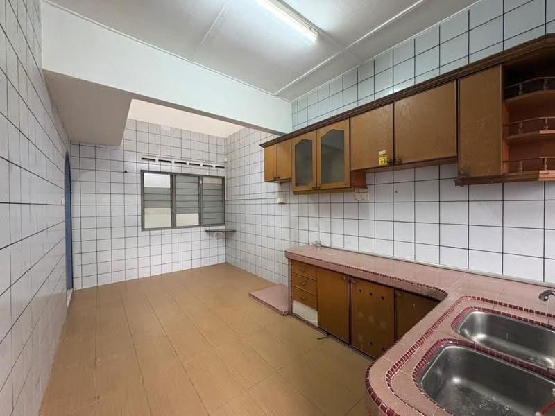 Rumah Teres 1-Tingkat untuk Disewa di Taman Johor Jaya (Johor Bahru) - YC Fung - Kitchen - PropertyGuru.com.my